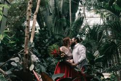 Photo d'un couple au sein de la Serre de la Pérouse