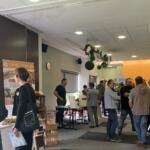 Stand pour le forum des fournisseurs de produits locaux en salle 4
