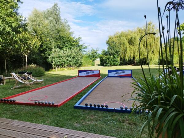 Installation de terrain de pétanque dans notre jardin