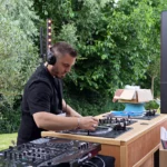 DJ sur notre terrasse dehors