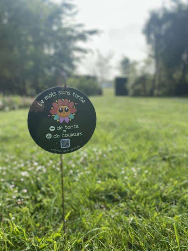 Panneau mois sans tonte présent dans nos espaces extérieurs